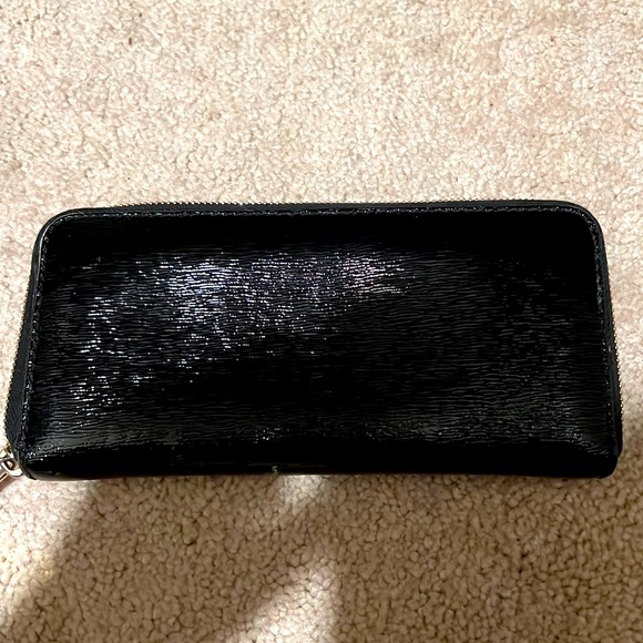 Super Sale Used Black Michael Kors Wallet- with gold detail - Picture 2 of 3